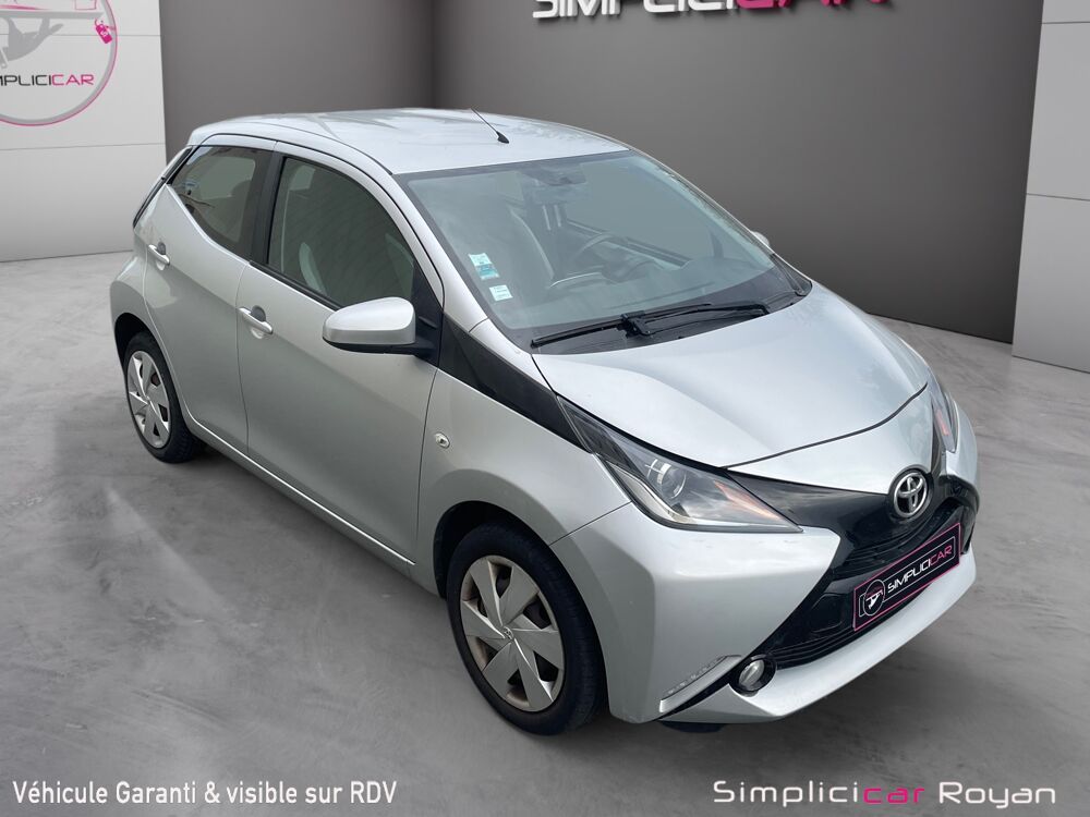 Aygo 1.0 VVT-i 69ch x-play x-shift 5p 2016 occasion 17200 Saint-Sulpice-de-Royan