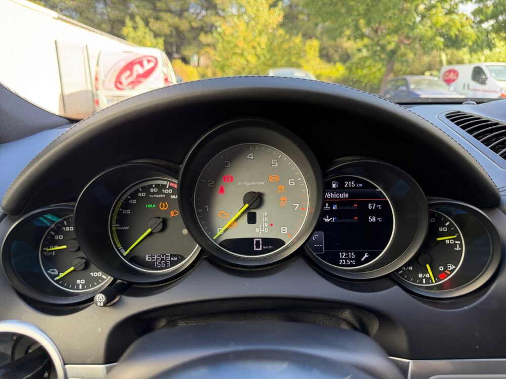 Cayenne 3.0 V6 S E-HYBRID PLATINUM EDITION TIPTRONIC S 2017 occasion 30900 Nimes