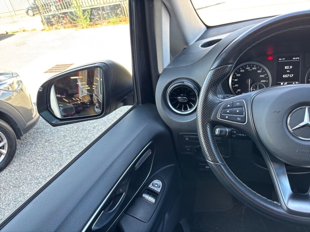 Vito MERCEDES VITO 114 CDI TOURER COMPACT 2023 occasion 26000 Valence