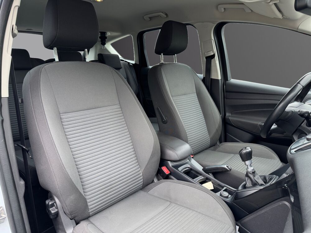 C-max Ford C-MAX II 1.0 EcoBoost 125ch Stop&Start Titanium 2015 occasion 45750 Saint-Pryv&eacute;-Saint-Mesmin