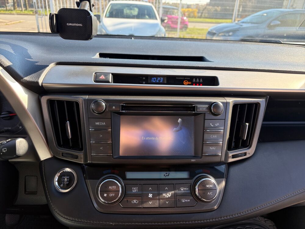 RAV 4 124ch 2WD SPORT EDITION 2015 occasion 62223 Saint-Laurent-Blangy