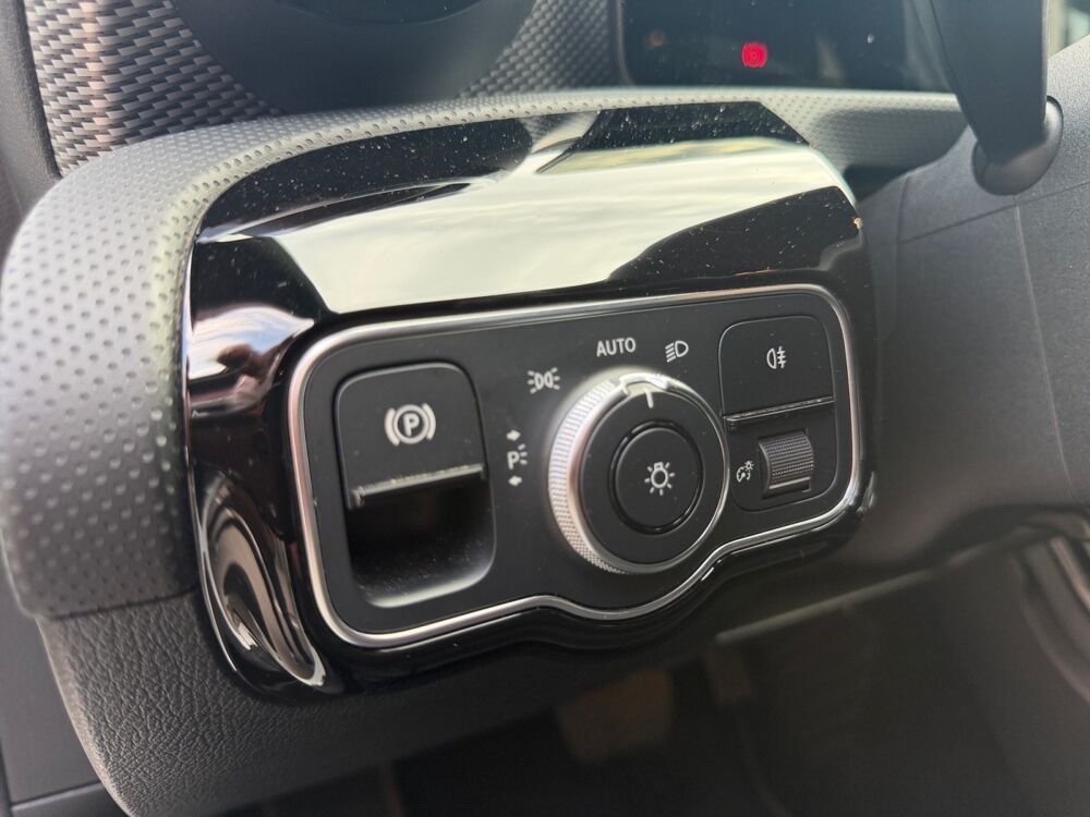 Classe A MERCEDES CLASSE 180 PROGRESSIVE LINE 2020 occasion 27200 Vernon