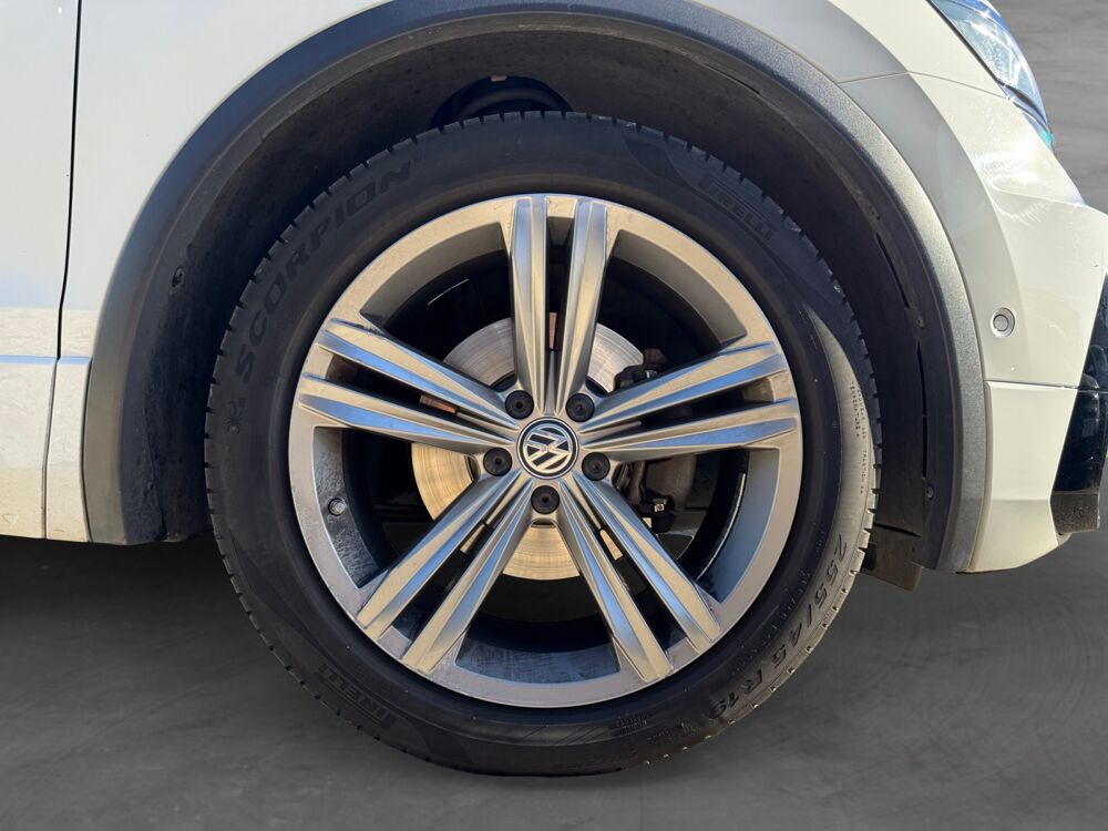 Tiguan CARAT R-LINE 2017 occasion 69730 Genay