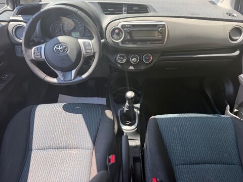 Yaris 1.5 VVTI 110 DESIGN CVT 2012 occasion 06400 Cannes