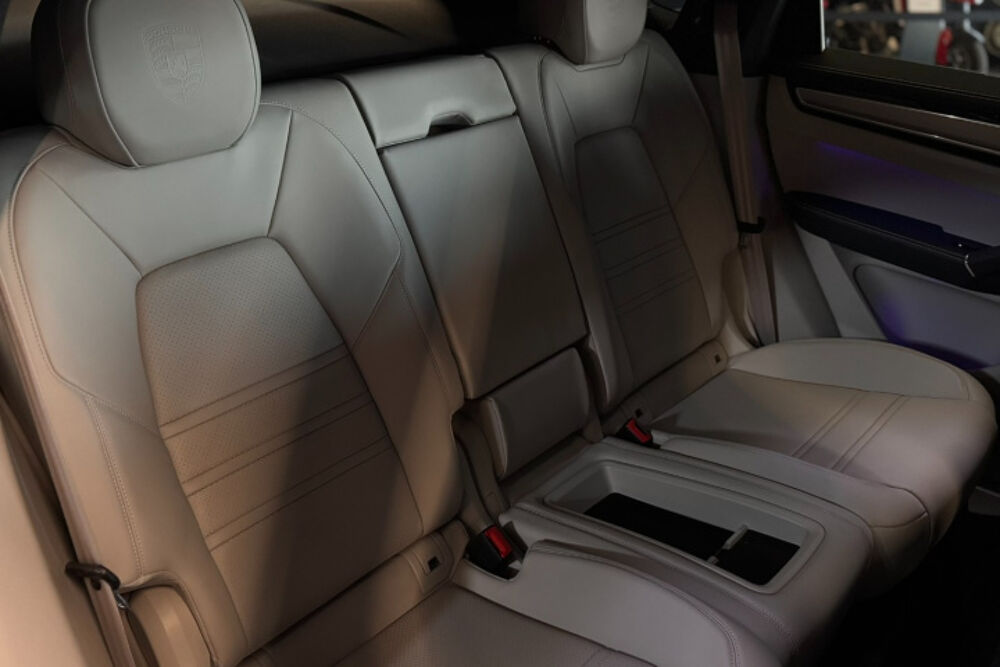 Cayenne 3.0 V6 E-HYBRID COUPE PLATINIUM EDITION 2023 occasion 64121 Serres-Castet