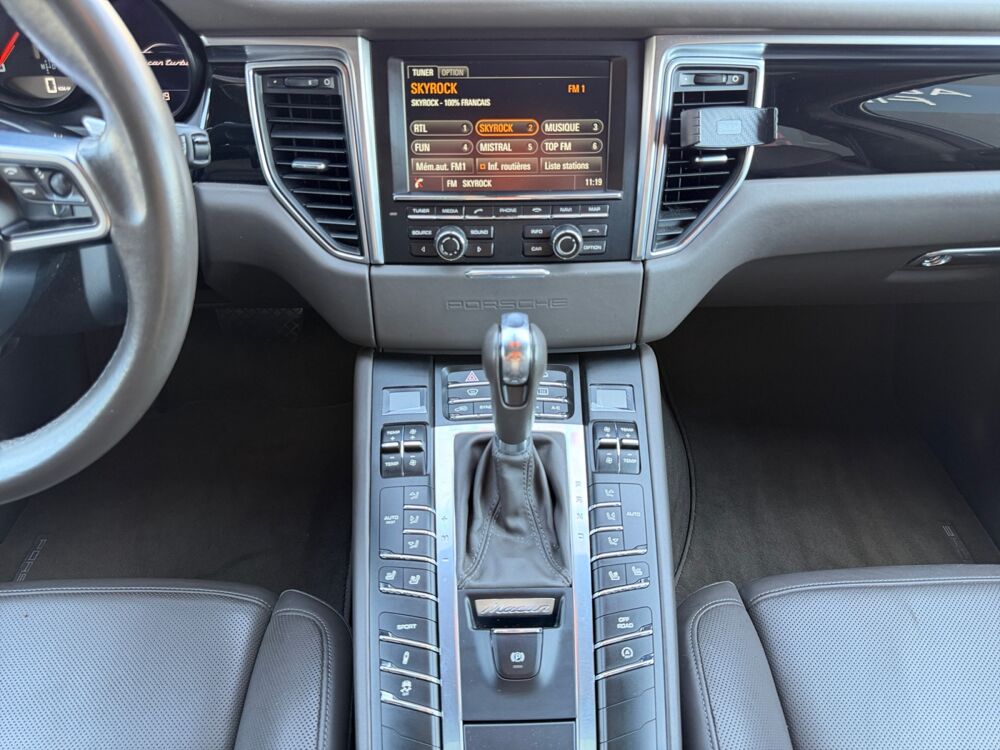 Macan 3.6 400 TURBO 2014 occasion 83210 La Farl&egrave;de