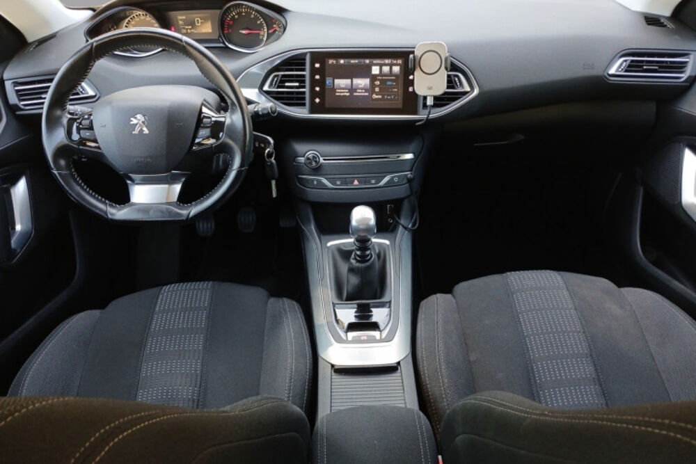 308 SW 1.2 PURE TECH 130 ALLURE BUSINESS 2016 occasion 13600 La Ciotat