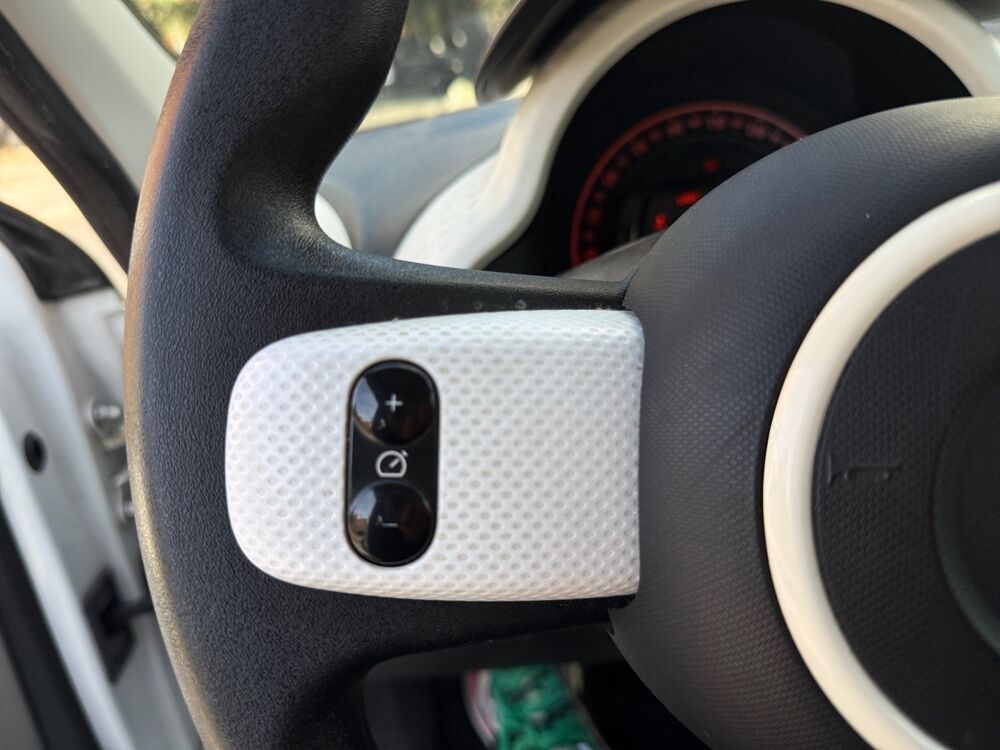 Twingo TWINGO 0.9 TCE 90 ENERGY LIMITED 2018 occasion 93100 Montreuil