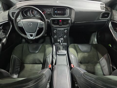 V40 II (2) 2.0 D2 120 R DESIGN GEARTRONIC 2017 occasion 01800 Meximieux