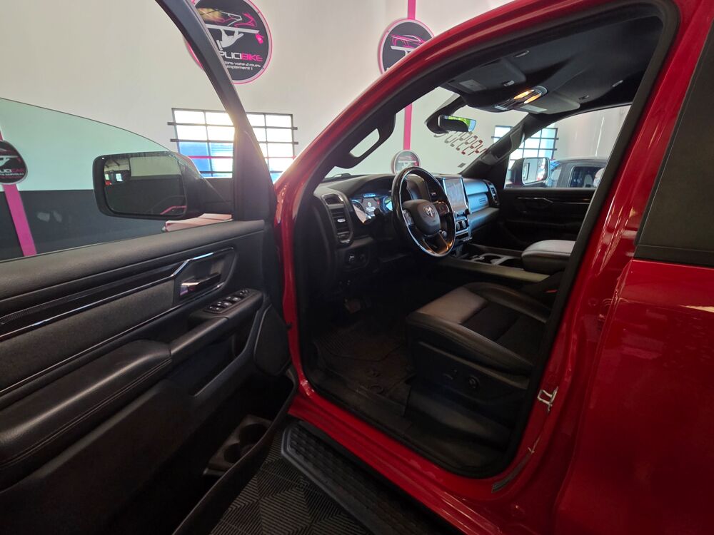 RAM 5.7 V8 4X4 PICK UP AUTO BIG HORN 2021 occasion 73290 La Motte-Servolex
