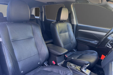 Outlander PHEV TWIN MOTOR INVITE 4WD 2014 occasion 13600 La Ciotat