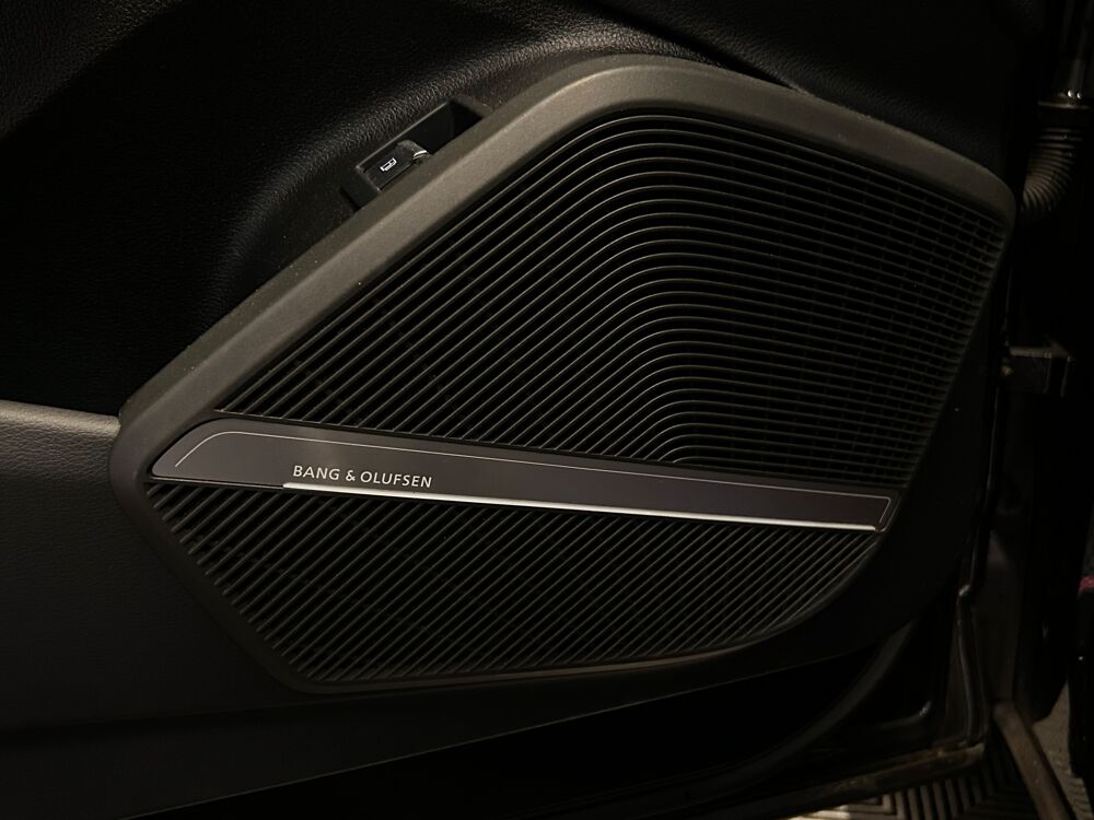 Q5 SB 55 TFSI-E 367 QUATTRO S LINE BLACK EDITION S TRONIC P2 2023 occasion 73290 La Motte-Servolex