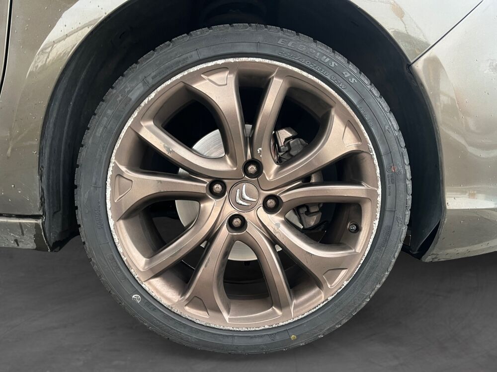 C4 1.6 E-HDI 112 Exclusive 2011 occasion 69730 Genay