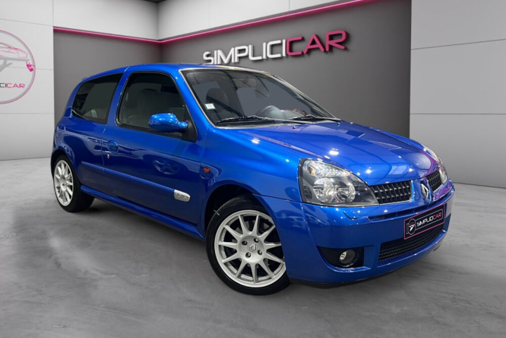 Clio II (2) 2.0 16S 172 RS 3P 2002 occasion 69530 Brignais