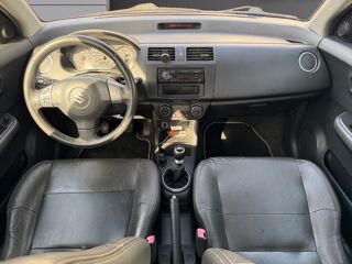Swift 1.3 DDIS 75 SWIFT IN THE CITY 2008 occasion 83480 Puget-sur-Argens