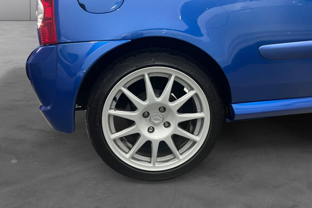 Clio II (2) 2.0 16S 172 RS 3P 2002 occasion 69530 Brignais