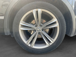 Tiguan R-LINE 2019 occasion 69730 Genay