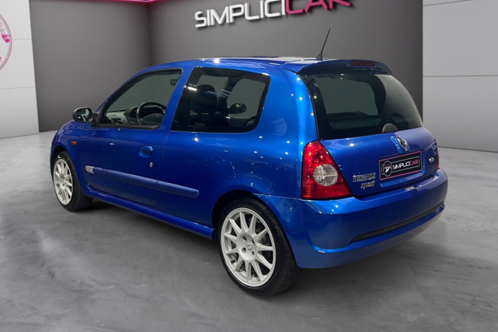 Clio II (2) 2.0 16S 172 RS 3P 2002 occasion 69530 Brignais