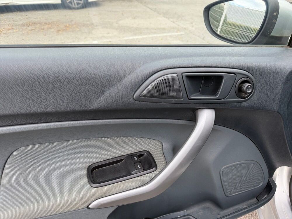 Fiesta 1400 TDCI 68 AMBIENTE 2009 occasion 30900 Nimes