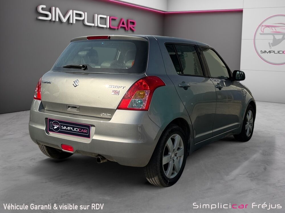 Swift 1.3 DDIS 75 SWIFT IN THE CITY 2008 occasion 83480 Puget-sur-Argens