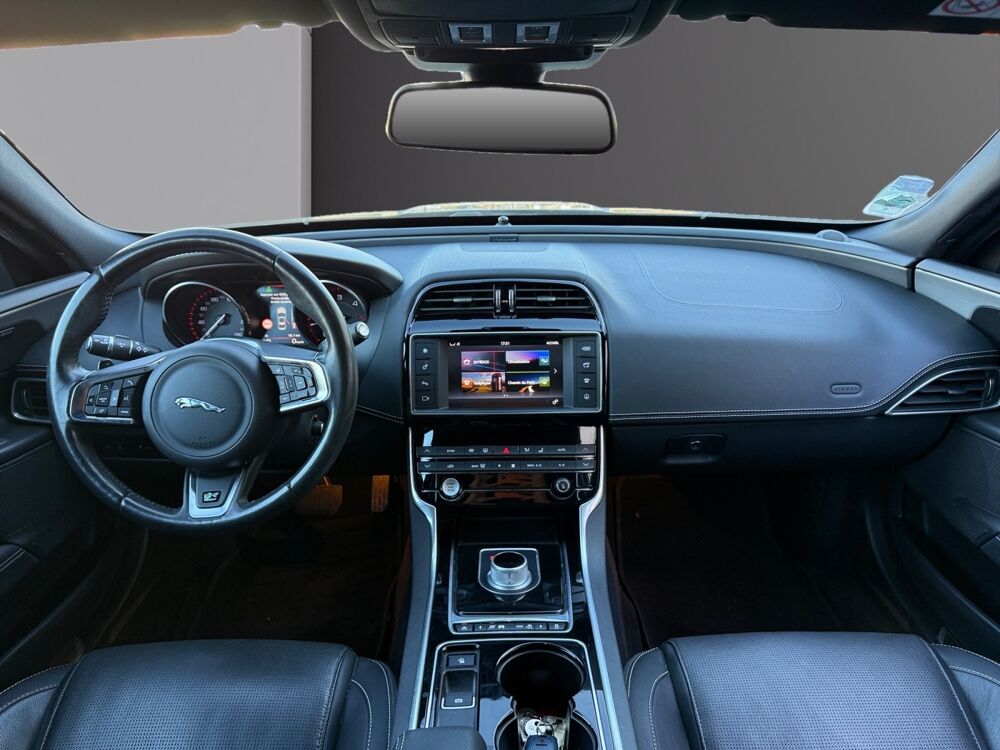XE 2.0L D 180 PURE BA 2016 occasion 13600 La Ciotat