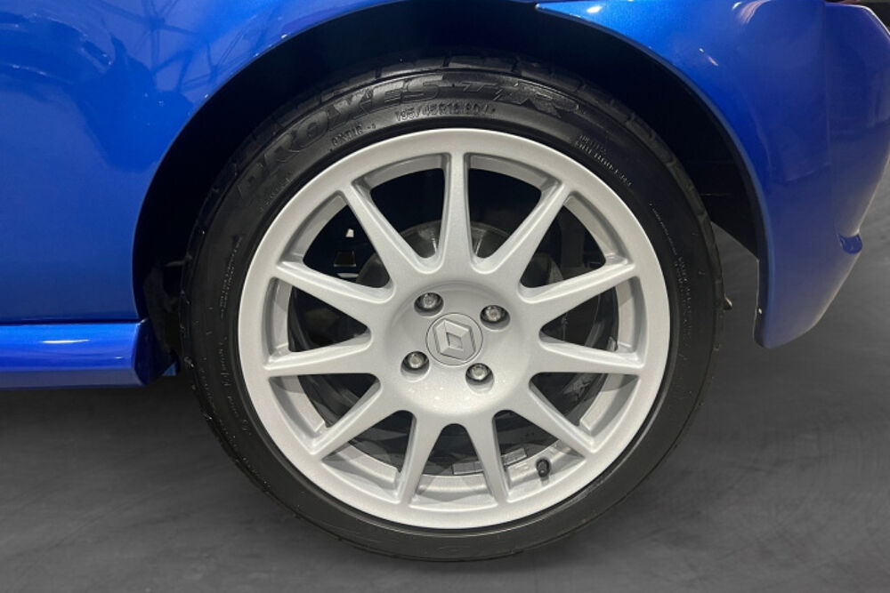 Clio II (2) 2.0 16S 172 RS 3P 2002 occasion 69530 Brignais