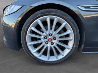 XE 2.0L D 180 PURE BA 2016 occasion 13600 La Ciotat