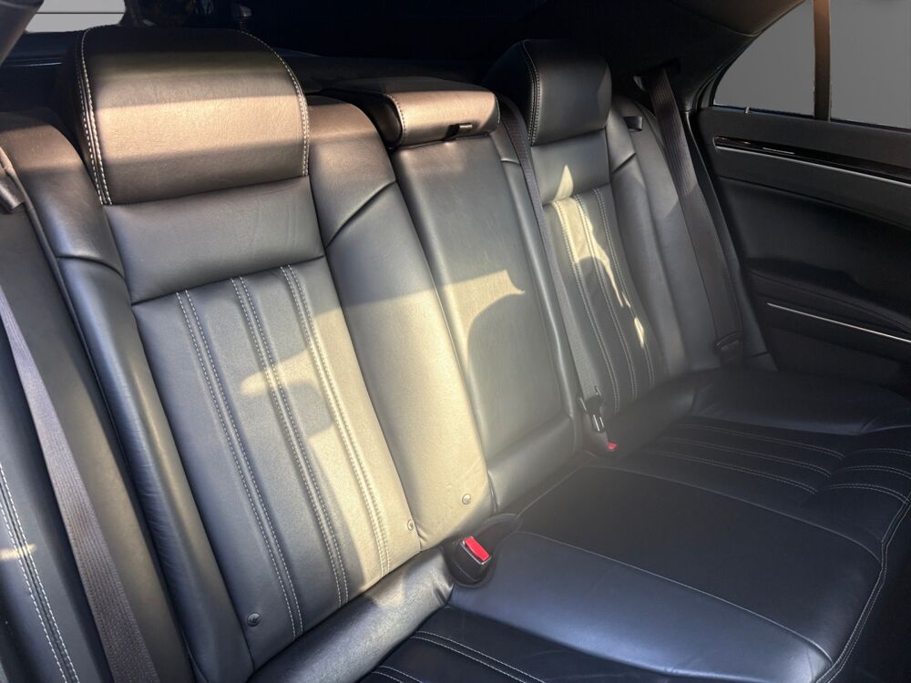 300C 5.7 Hemi V8 BVA8 2017 occasion 14320 Saint-Andr&eacute;-sur-Orne