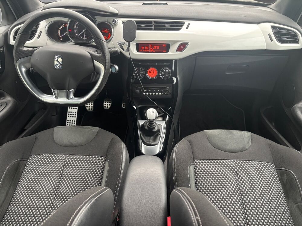 DS3 1.6 THP 150 MATIERE GRISE 2010 occasion 25410 Saint-Vit
