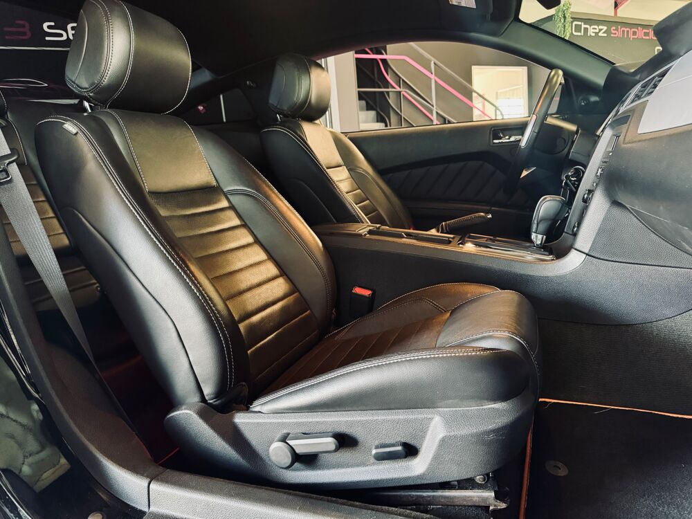 Mustang FORD MUSTANG V6 2013 occasion 73290 La Motte-Servolex