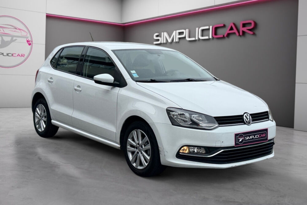 Polo V (2) 1.0 60 TRENDLINE 5P 2017 occasion 13600 La Ciotat