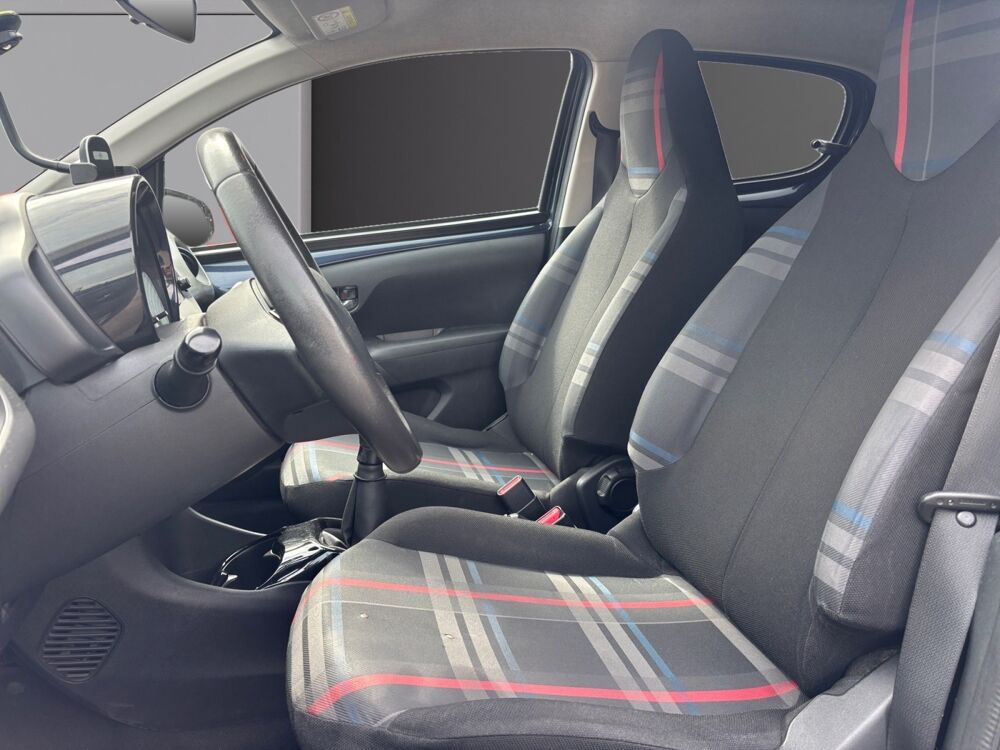 108 1.2 PURE TECH 82 ALLURE 2015 occasion 83480 Puget-sur-Argens