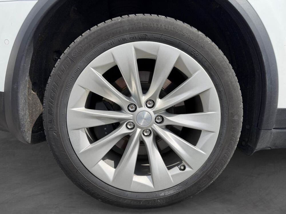 Model X DUAL MOTOR AWD 2019 occasion 14320 Saint-Andr&eacute;-sur-Orne