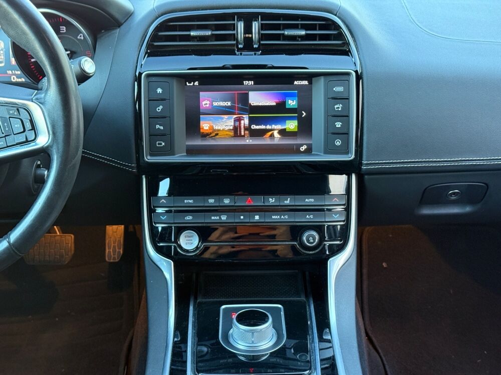XE 2.0L D 180 PURE BA 2016 occasion 13600 La Ciotat