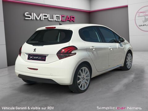 208 (2) 1.6 BLUEHDI 100 PREMIUM 2016 occasion 30900 Nimes