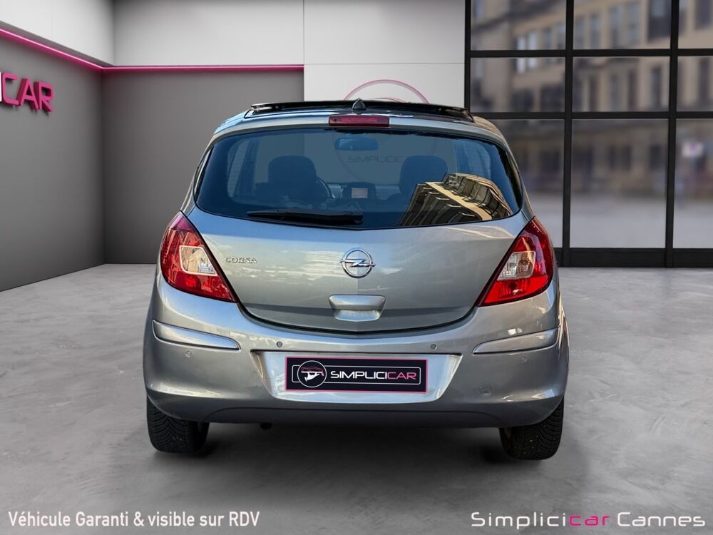 Corsa Cosmo 2011 occasion 06400 Cannes