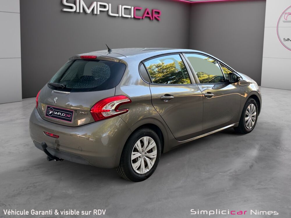 208 1.4 HDI 68 Active 2013 occasion 30900 Nimes