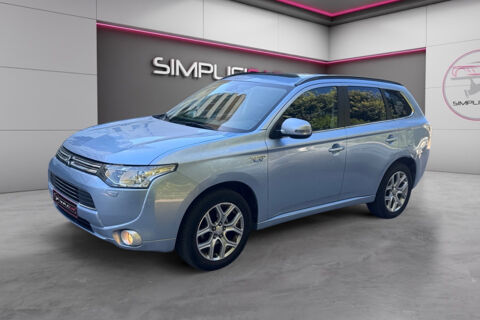 Outlander PHEV TWIN MOTOR INVITE 4WD 2014 occasion 13600 La Ciotat