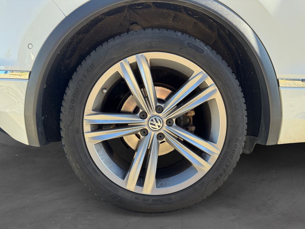 Tiguan CARAT R-LINE 2017 occasion 69730 Genay