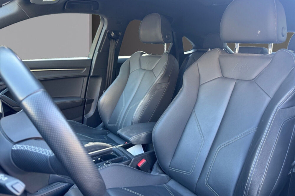 Q3 SB 35 TDI 2.0 150 BUSINESS EXECUTIVE STRONIC 2022 occasion 13600 La Ciotat