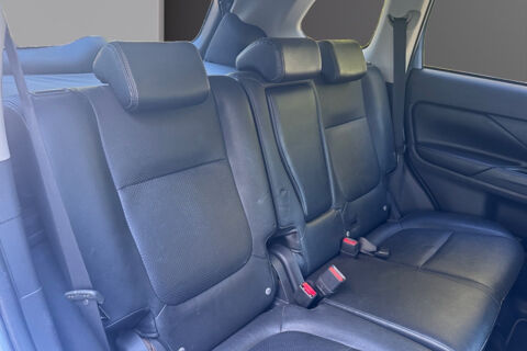 Outlander PHEV TWIN MOTOR INVITE 4WD 2014 occasion 13600 La Ciotat