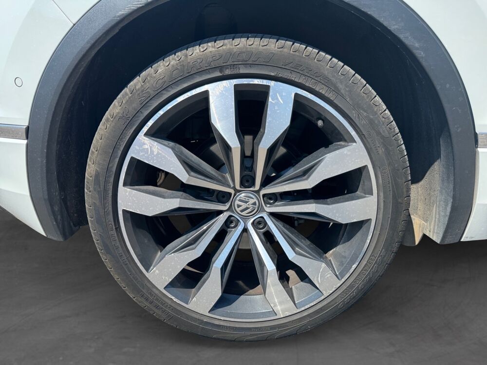 Tiguan 2.0 TDI 150 4X2 Carat Exclusive R line DSG 2017 occasion 13600 La Ciotat