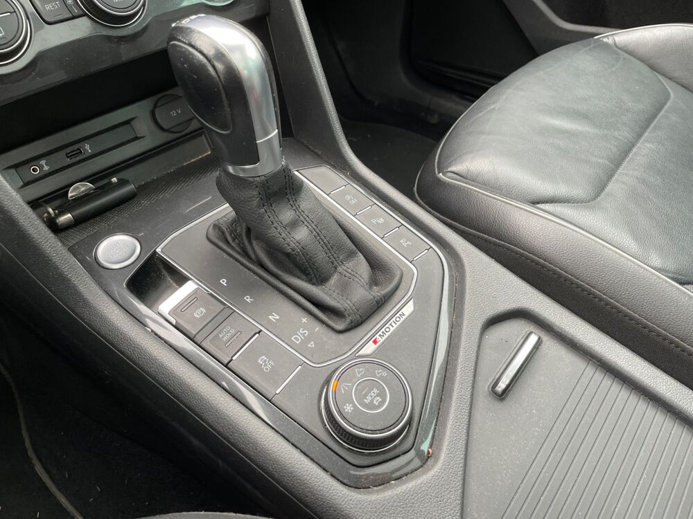 Tiguan 2.0 TDI 150 4X4 CARAT EDITION DSG PH2 2016 occasion 49070 Beaucouz&eacute;