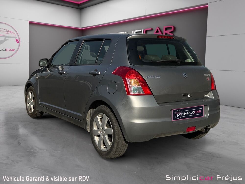 Swift 1.3 DDIS 75 SWIFT IN THE CITY 2008 occasion 83480 Puget-sur-Argens