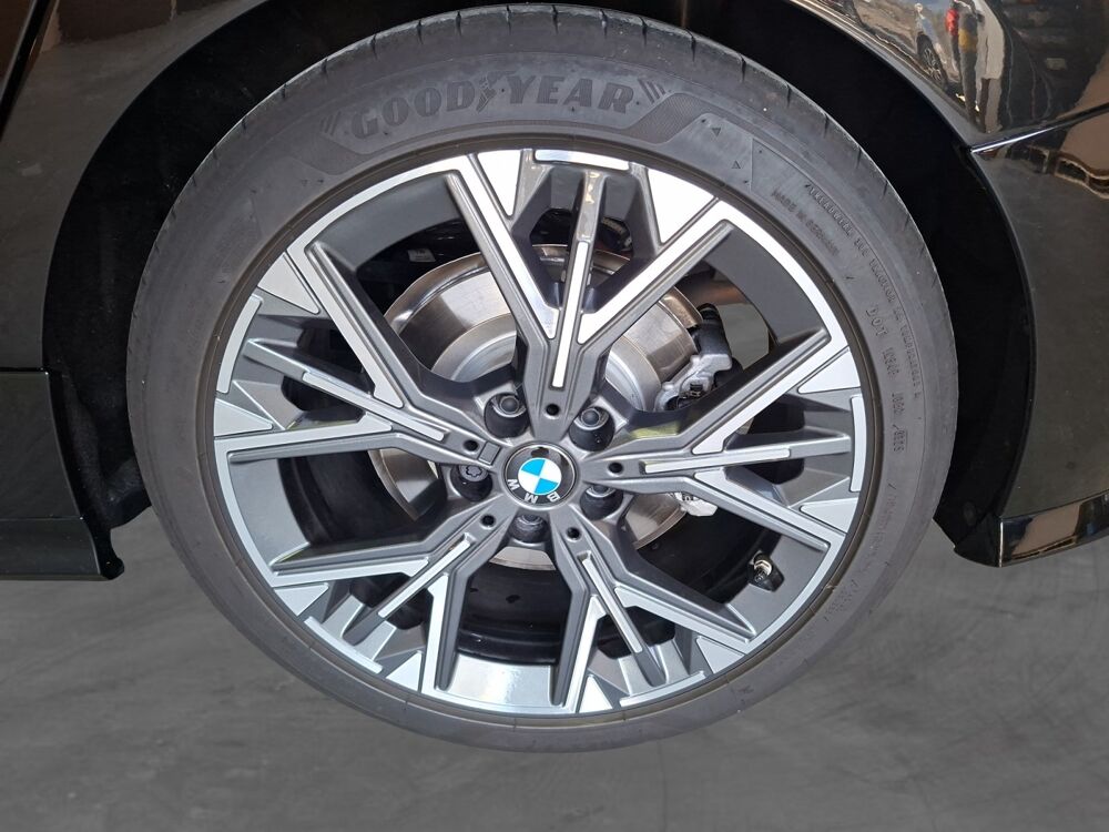 S&eacute;rie 1 123I XDRIVE M SPORT DKG 2025 occasion 93100 Montreuil