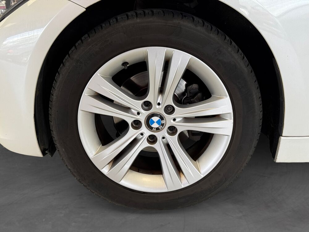 S&eacute;rie 3 TOURING 318D XD 143 BUSINESS 2013 occasion 80080 Amiens