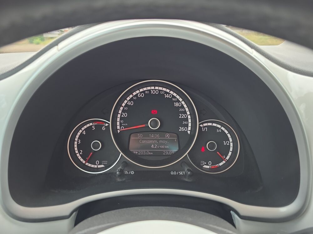 Beetle VOLKSWAGEN NEW BEETLE COCCINELLE 2.0 TDI 150 Ch GT COX 2016 occasion 03300 Cusset