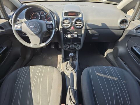 Corsa 1.2 TWINPORT 85 111 2010 occasion 03300 Cusset