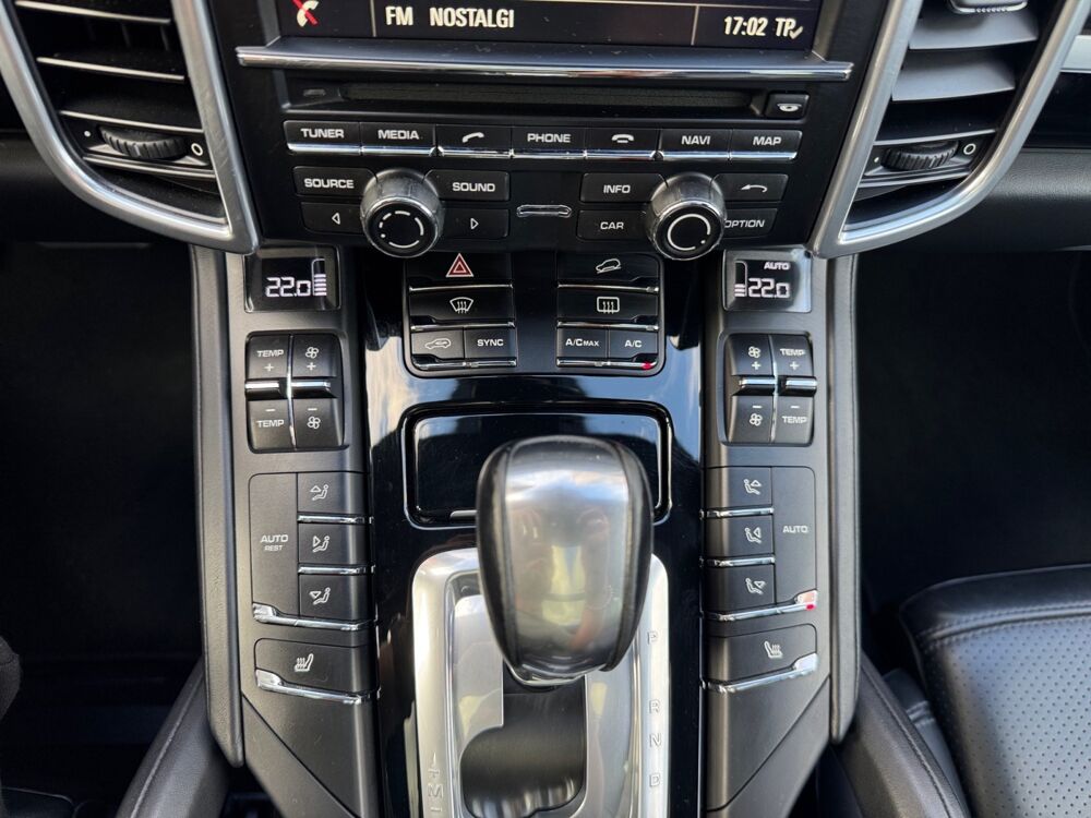 Cayenne 3.0 V6 S E-HYBRID TIPTRONIC S 2015 occasion 93100 Montreuil