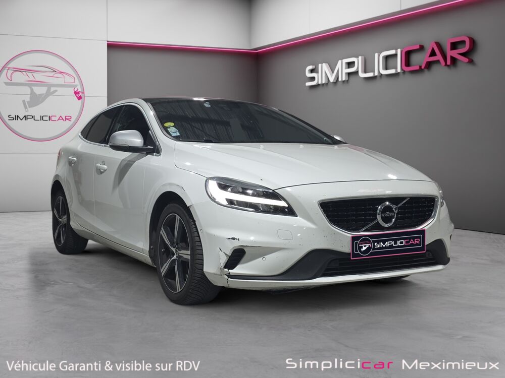 V40 II (2) 2.0 D2 120 R DESIGN GEARTRONIC 2017 occasion 01800 Meximieux